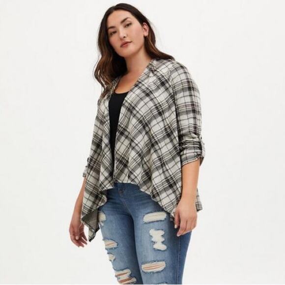 torrid Jackets & Blazers - Torrid 00 Women’s Black & Ivory Plaid Drape Jacket‎ Size Medium